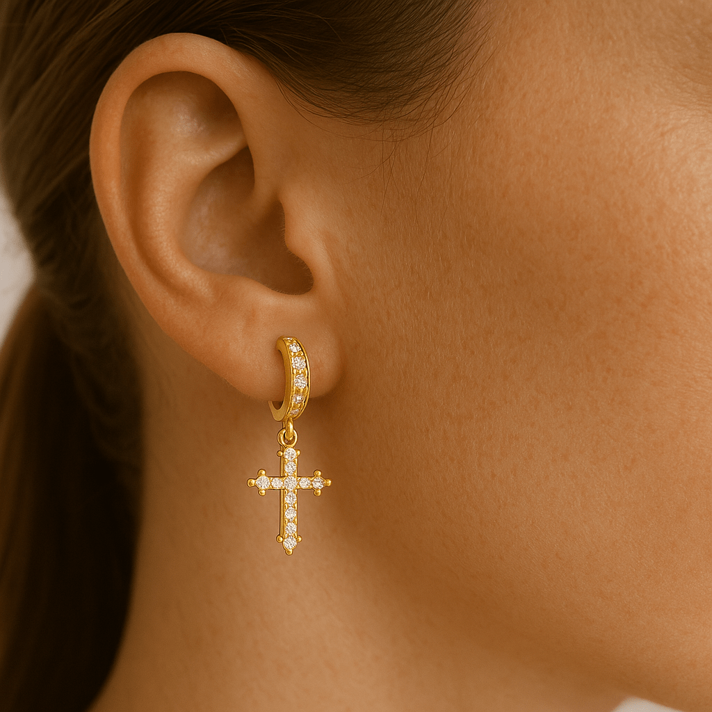 Faith Ohrringe - 18K vergoldet – 18K vergoldeter Schmuck aus Edelstahl & Titanium Steel mit funkelnden Zirkonia-Steinen, wasserfest, farbbeständig & ideal für den Alltag
