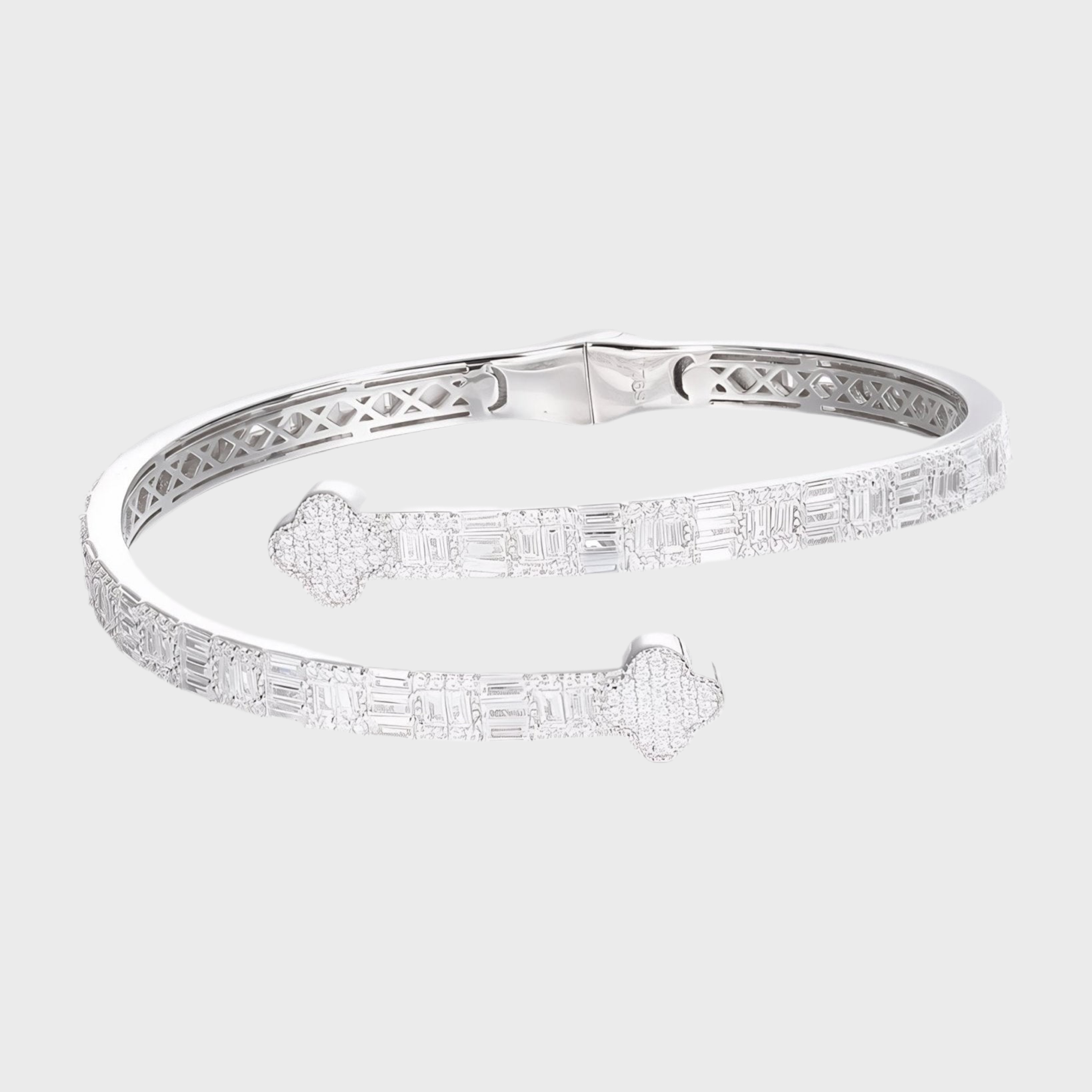 Moissanite Clover Armreifen – 5 mm Weissgold